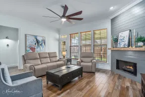 Quiet & Charming 4/3 in Twelve Oaks - Image 2
