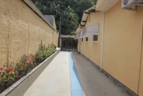 House in a gated community Guaraú - Image 3