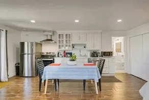 Coastal Room near Laguna Beach, close to shops - Image 5