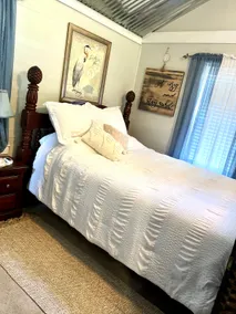 Blueberry Cottage, Quiet/Relaxing & Mins from Town - Image 4