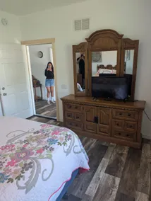 Modern Guest Suite with Stunning Lake Views - Image 3