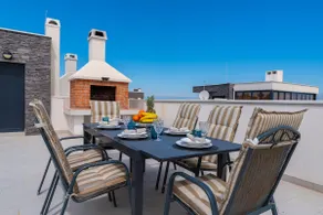 Luxury penthouse with jacuzzi! - Image 2