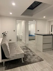 Exquisite 2 Bedroom Independent Property & Parking - Image 4