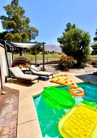 Fun pool 3bed room Golf course 8 miles to strip - Image 3
