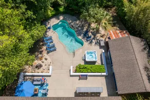 Eden Oasis ~ Hot Tub, Pool, PS4, Ping Pong Table - Image 2