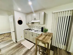Bayshore Comfort Suite - Image 3