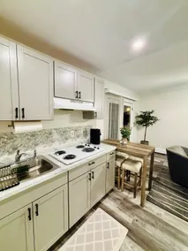 Bayshore Comfort Suite - Image 2