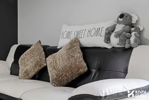 KozyGuru | Ryde | Cosy 2Bed Apt with Private Yard - Image 5