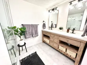 Remodeled Modern House With Exercise Area - Image 3