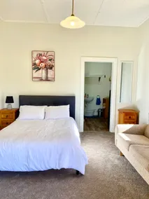 Riverfront studio cottage. - Image 2