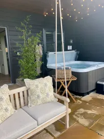 Fielden's Folly Luxury All Weather Private HotTub - Image 5