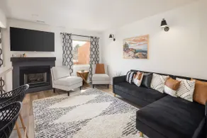 Quiet Retreat Near Town & National Parks w/ Views - Image 2