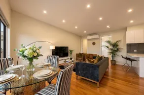 Luxury 3BR Townhouse Maidstone Near CBD| Highpoint - Image 4