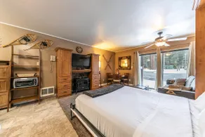 Beautiful Studio W/Kitchenette #134 at Donner Lake Village - Image 2