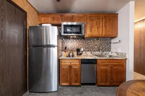 Delightful Studio w/Kitchenette #111 at Donner Lake Village - Image 5