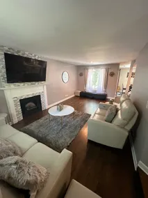 Cozy Home 3BD 2 BA: Central; I-88/Outlet Mall/Park - Image 2