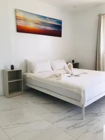 Deluxe Suite - WiFi nearby the Beach & Vigan City - Image 5