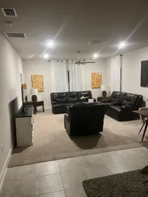Luxury Lakefront 4 bedroom house - Image 2