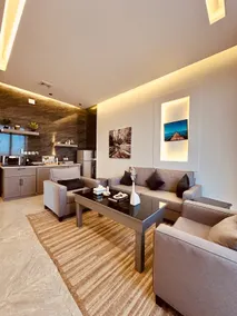 Hotel chalet with two bedrooms and a lounge with distinctive views - Image 3