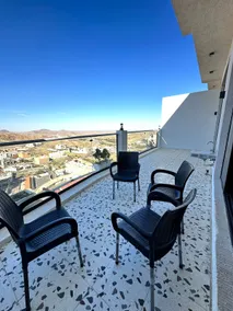 Hotel chalet with two bedrooms and a lounge with distinctive views - Image 5