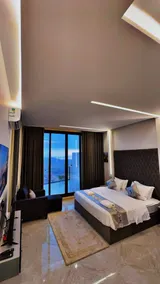 Hotel chalet with two bedrooms and a lounge with distinctive views - Image 4