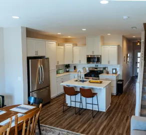 Cozy Townhome w/King Beds + Game Room, South Salem - Image 2