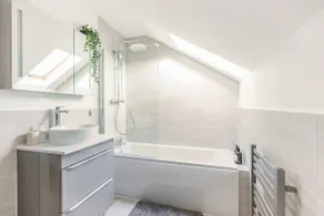 Spacious 6BR Ashton Home | Sleeps 12 | Parking - Image 4
