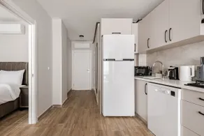 Central Brand New Apartment w/Elevator Near Metro - Image 3