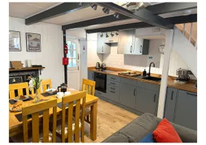 Poldark Charming Mousehole Cottage with Net Loft - Image 2
