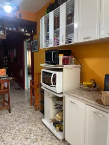 Apartment with free private parking - Image 3