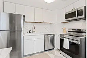 5 Star rating-Remodeled Cottage-Memory Foam Beds - Image 2