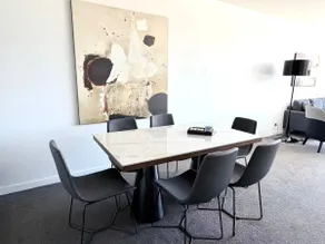 Executive 2B Apt with Free Parking & Free GYM - Image 5