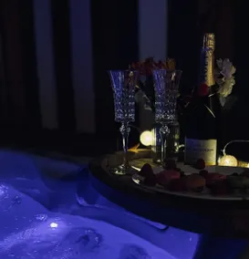 A bubble for 2 - entire place - Air conditioning & spa - Image 4