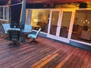 Charming 3BR Garden Home · Patio & Ocean Peek - Image 3