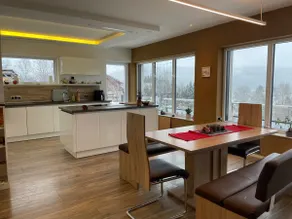 Modern house with great views - Image 4