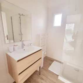 New house with XXL parking - Image 5