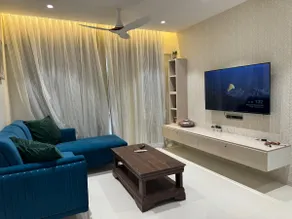 La Chic & Luxurious 2BHK Apartment Nr Magarpatta - Image 4