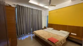 Mountain Retreat |1BHK Flat with Lawn 04 - Image 3
