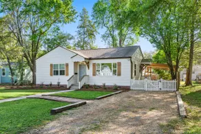 Gem of a Getaway | The Jeweled Cottage - Image 4