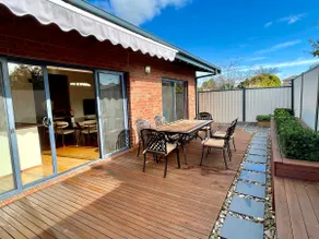 4 Bedroom House 丨Backyard Garden丨Free Parking - Image 3