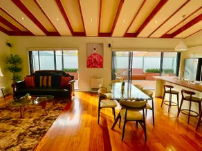 4 Bedroom House 丨Backyard Garden丨Free Parking - Image 2