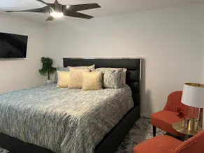 Charming and Modern 3BR Home - Image 5