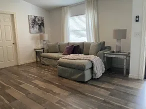 Charming and Modern 3BR Home - Image 4