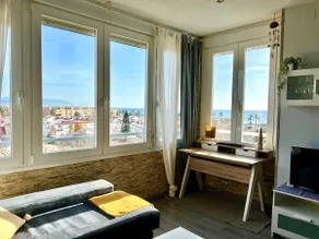 Spectacular Oceanfront Apartment in Guadalmar - Image 2