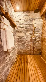 KingstonStays Historic Downtown Hideaway - Image 5