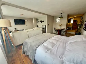 Beautiful Loft-Style Apartment, Downtown Toluca - Image 5