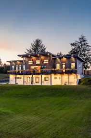 Modern Chalet ADU - Fire Pit, Hot Tub & EV Charger - Image 4
