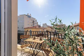 Modern & stylish apartment in Nice – Close to sea - Image 2