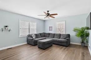 King Bed/Fenced in Yard 15 min to downtown Raleigh - Image 3