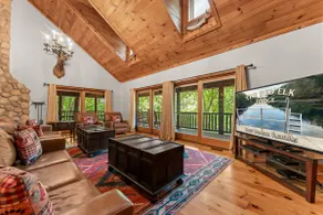 Best Lakefront Lodge! Dock, Fishing Canoes! - Image 5